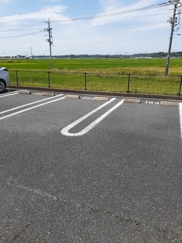駐車場　駐車場に車を止められます