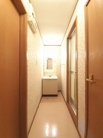 洗面設備　使いやすい洗面所です