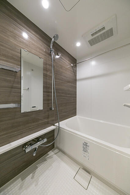 バス・シャワールーム　※写真は同タイプ住戸です。
