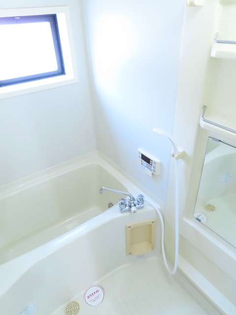 バス・シャワールーム　☆★窓があって自然換気もできる浴室、追焚機能付き！☆★