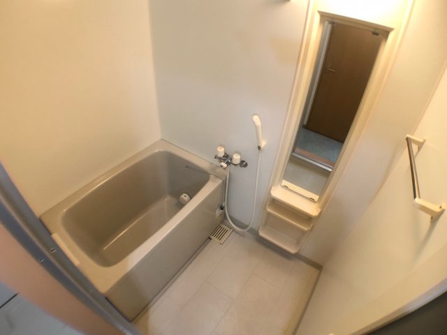 バス・シャワールーム　シンプルな浴室です！