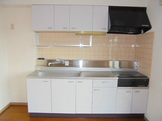 キッチン　※写真は203号室です