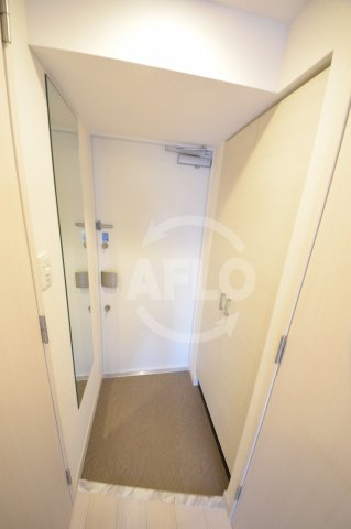 玄関　アドバンス大阪フェリシア　玄関