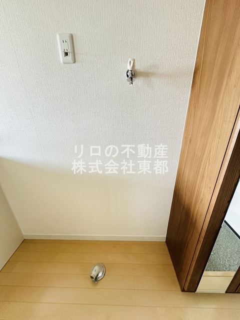 その他　洗濯機置き場は室内にあるので雨に濡れる心配はありません。