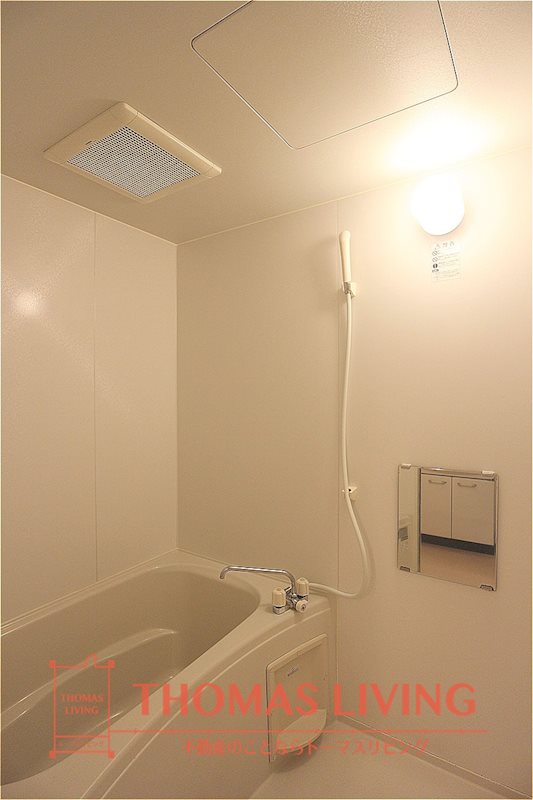 バス・シャワールーム　足を伸ばしてゆっくりとくつろげます。