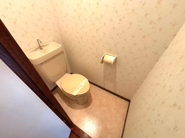 トイレ　別号室の写真です