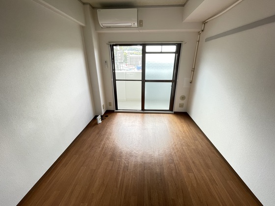 居室・リビング　※別部屋の写真です