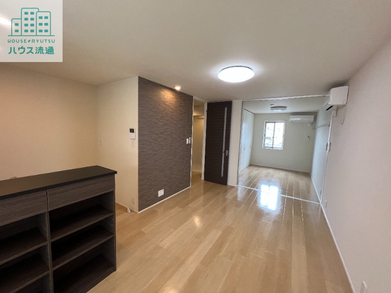 居室・リビング　※別号室の写真です