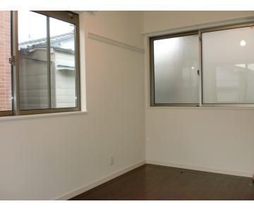 居室・リビング　☆明るい洋室☆