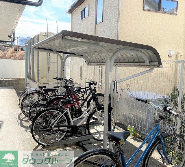 その他　屋根付き駐輪場