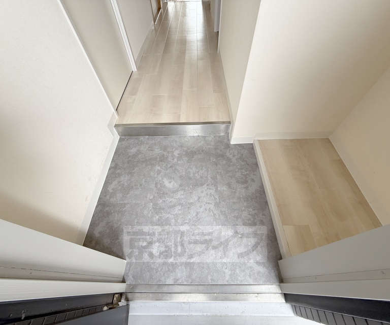 バルコニー　広いバルコニー。たっぷり洗濯物も干せます