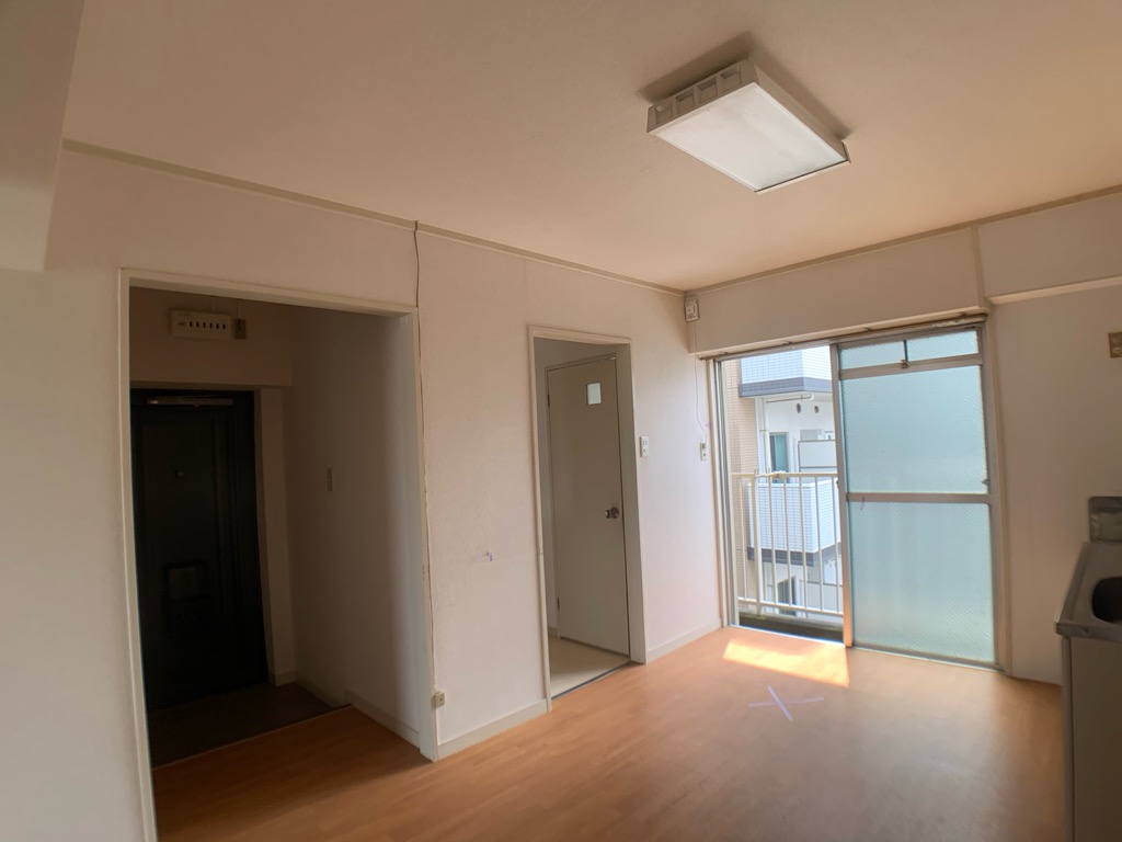 居室・リビング　床色が明るくて綺麗です♪