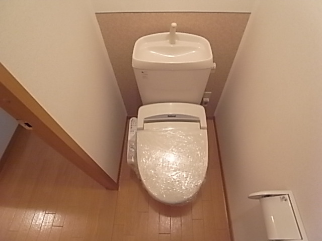 トイレ　ウォシュレット機能付き