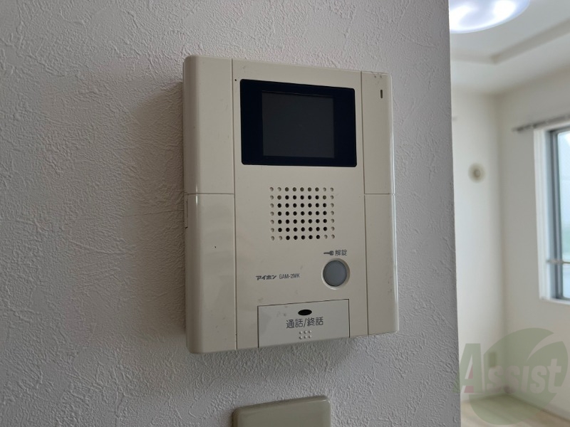 セキュリティ　ＴＶモニター付インターホンです。来客者の顔が見えるので安心！