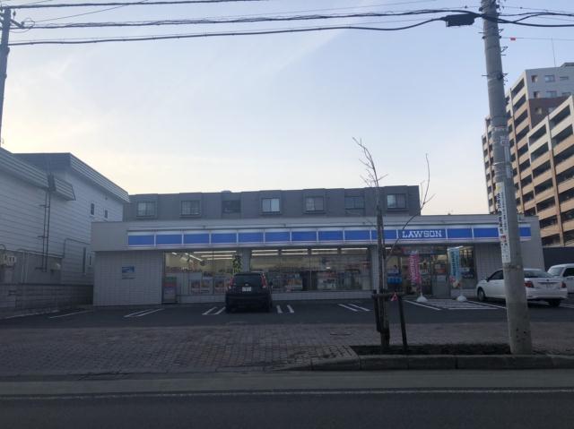 コンビニ　ローソン（コンビニ）まで245m