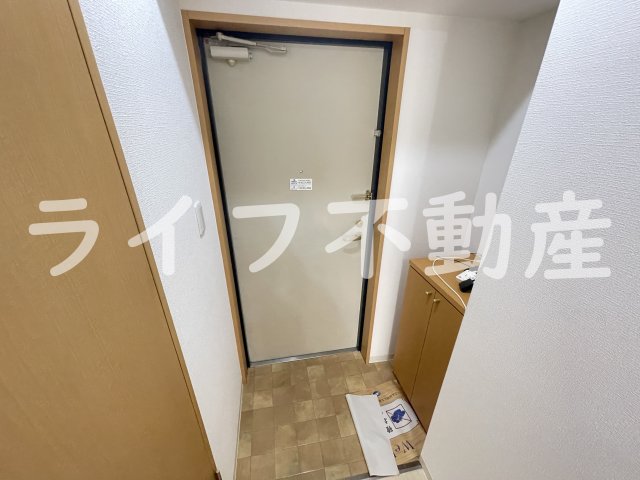 玄関　収納もある玄関です