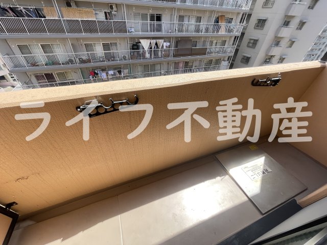 バルコニー　お洗濯にも便利なバルコニー付き
