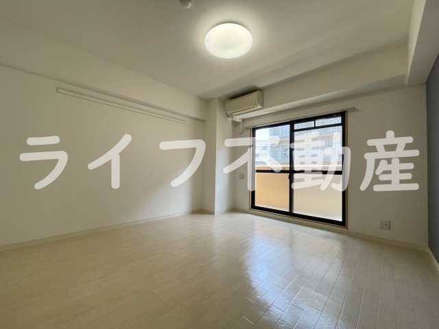 居室・リビング　ゆったり過ごせる居間です