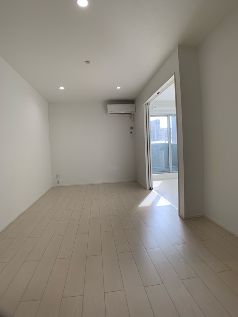 居室・リビング　エアコン付きで快適に過ごせます！