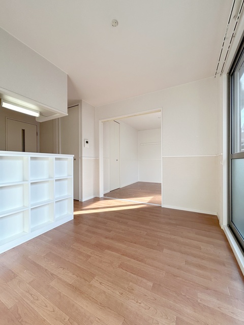 居室・リビング　日当たりのいいお部屋です♪