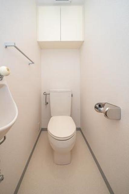 トイレ　※写真は同タイプ住戸です。