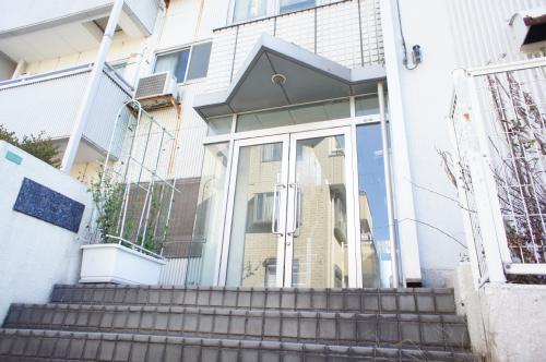 エントランス　落ち着いたエントランスです