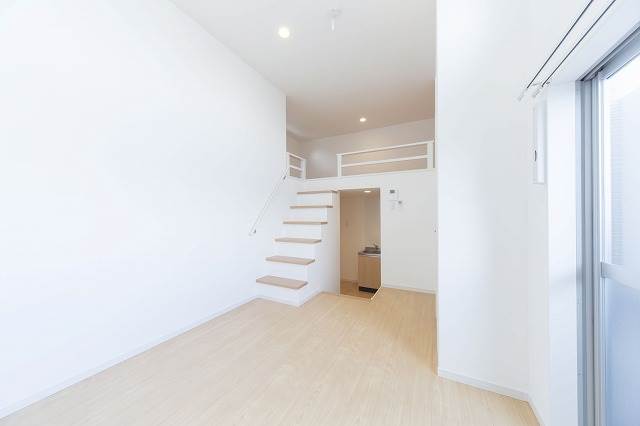 居室・リビング　天井高く余裕を持った生活の始まり