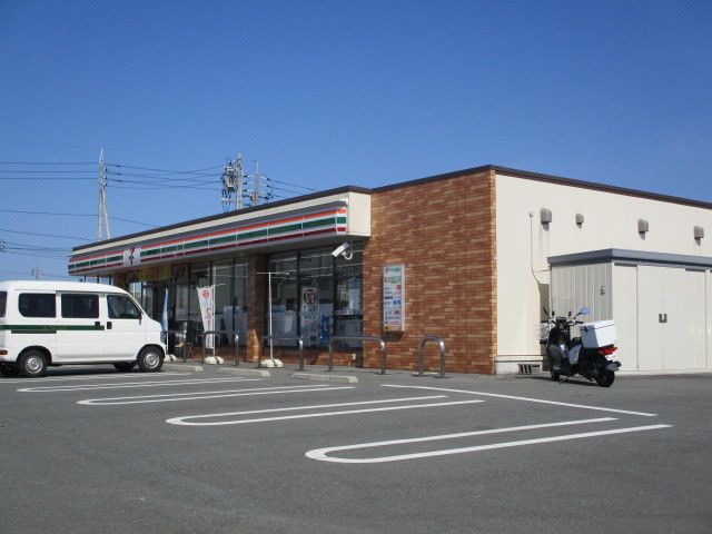 コンビニ　セブンイレブン長門市駅前店（コンビニ）まで750m