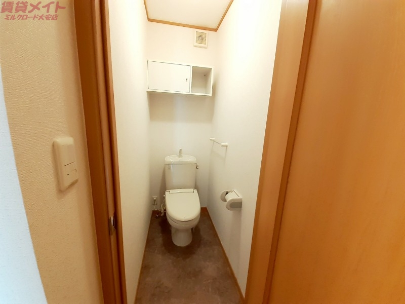 トイレ　同型参考写真