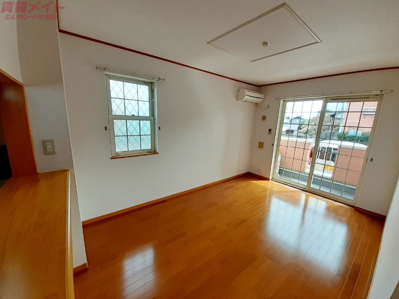 居室・リビング　同型参考写真