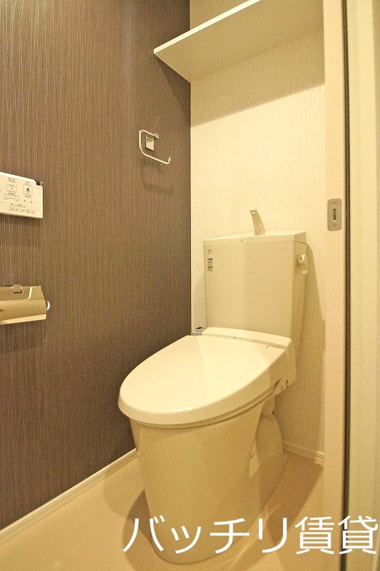 トイレ　※同マンション別部屋写真の為、現状優先。