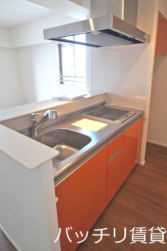 キッチン　※同マンション別部屋写真の為、現状優先。