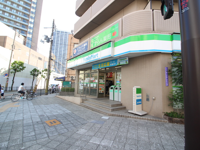 コンビニ　ファイリーマート（コンビニ）まで10m