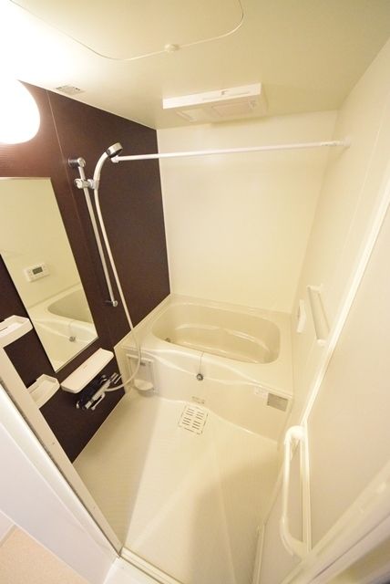 バス・シャワールーム　★追い焚き機能付きお風呂★