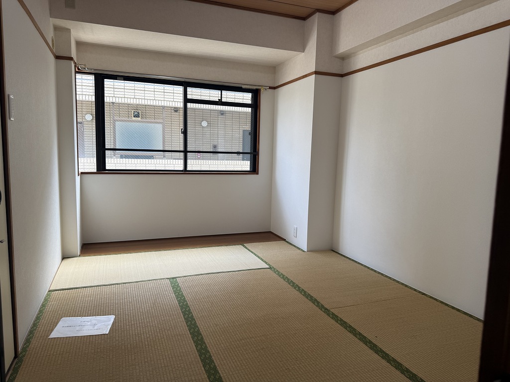 その他部屋・スペース　6.5帖の和室になります。畳はきれいに表替え致します。