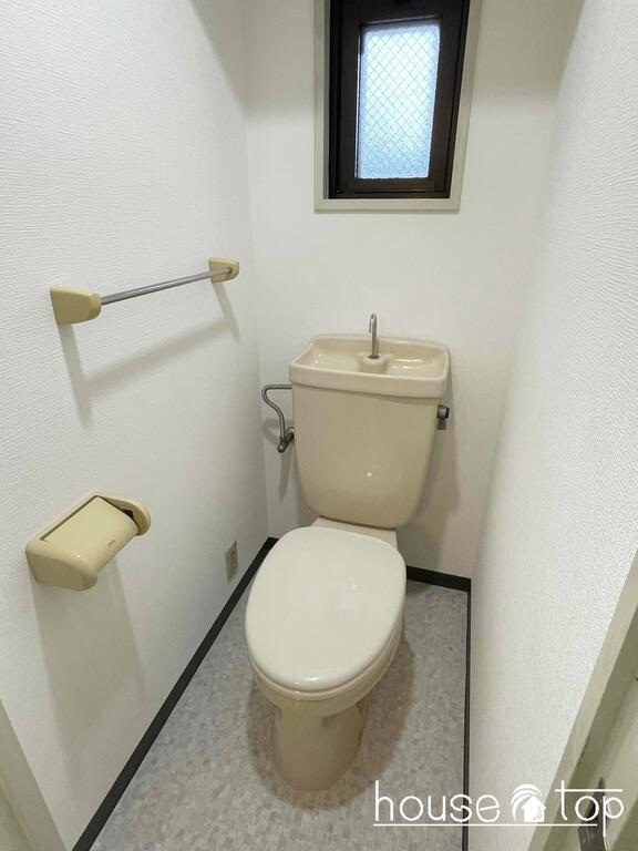 トイレ　コンセントが付いています