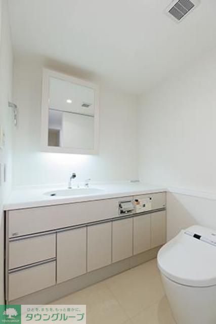 洗面設備　※写真は同タイプ住戸です。