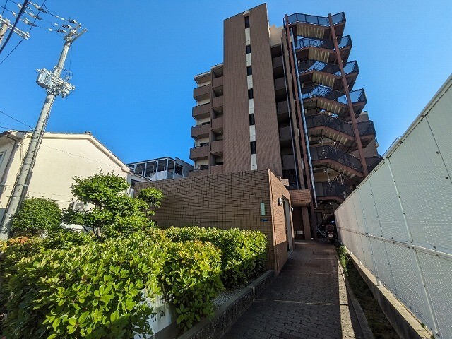 建物外観　１９９８年５月築です