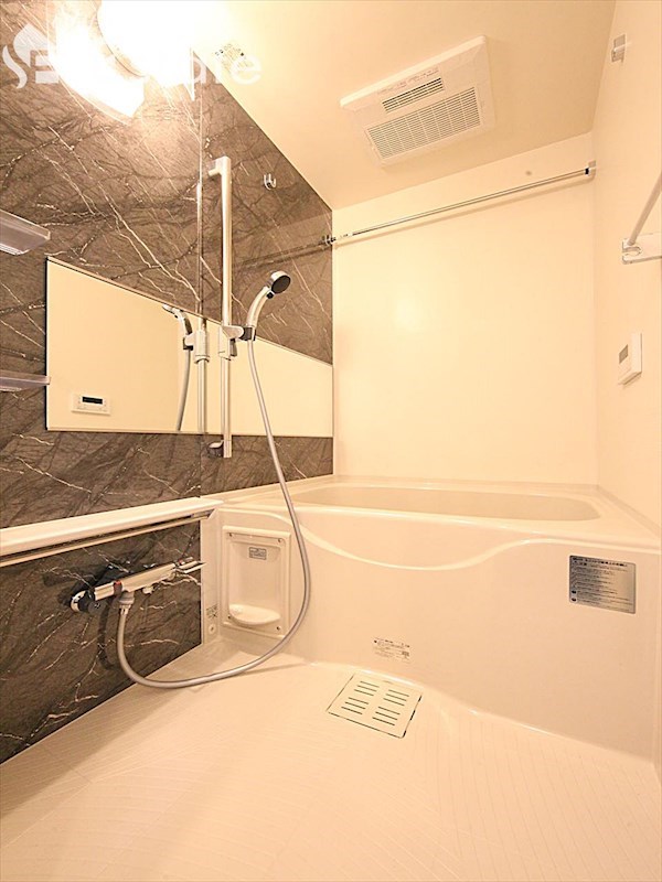 バス・シャワールーム　バスルーム