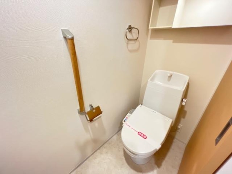 トイレ　別号室