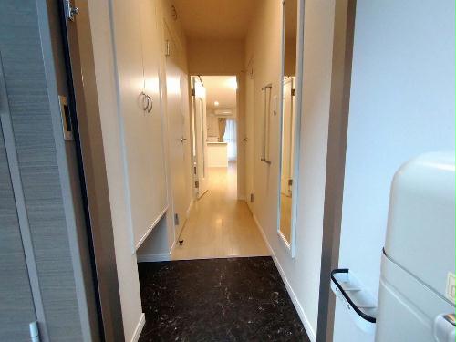 玄関　姿見付きです♪