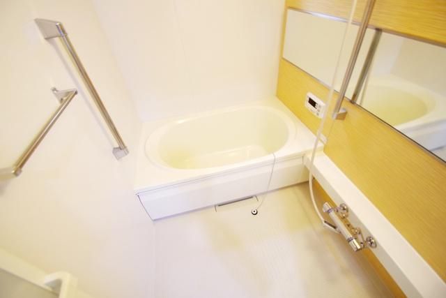 バス・シャワールーム　★　ゆったりとしたお風呂場　★