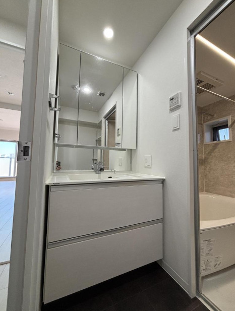 洗面設備　エルベコート梅田ウエスト　洗面所