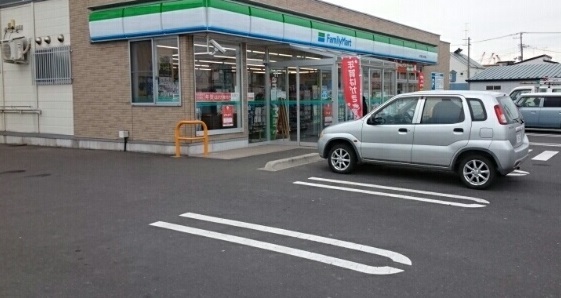 コンビニ　ファミマ八戸第二魚市場店（コンビニ）まで640m