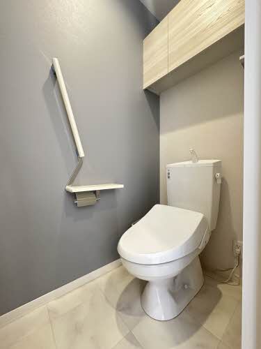 トイレ　温水洗浄暖房便座