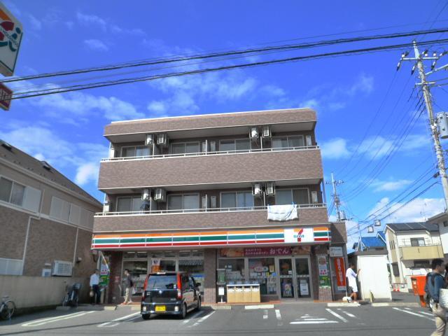 コンビニ　セブンイレブン（コンビニ）まで400m
