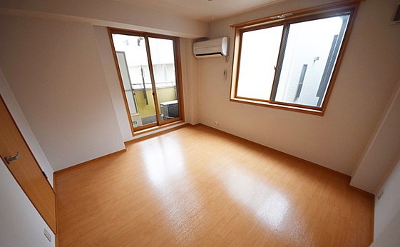 居室・リビング　7.7帖のお部屋です