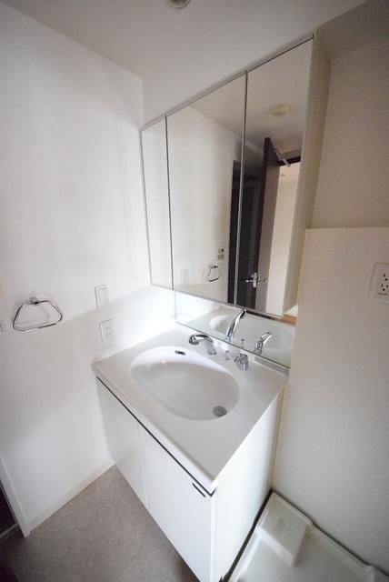 洗面設備　★朝の身支度に嬉しい独立洗面台★