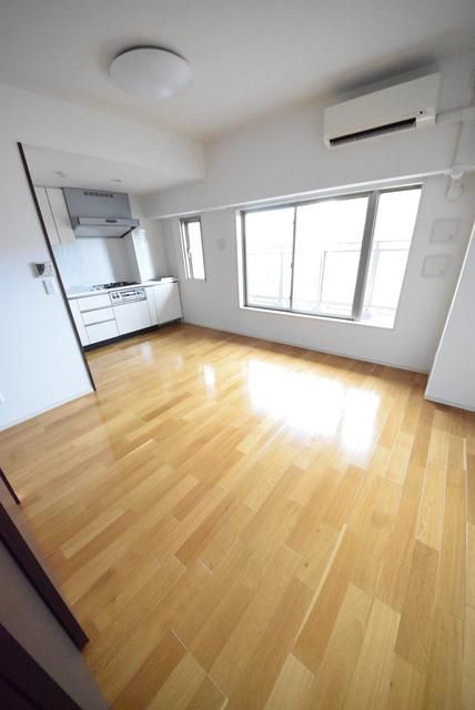 居室・リビング　★明るい居室★