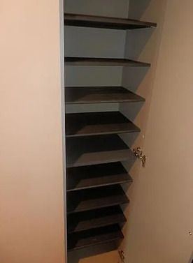 玄関　別部屋の写真を使用しております。